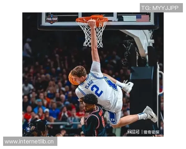 状元弗拉格表现不佳12投仅3中仅得10分7篮板6助攻2抢断1盖帽令人失望